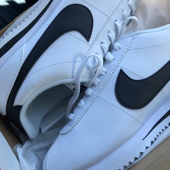 Foot Locker - Sports Wear Near Me - Los Angeles, California