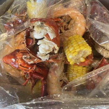 The Crawfish Hut - Seafood Near Me - Burien, Washington