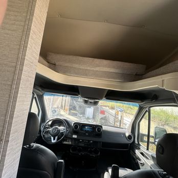 Road Shark RV - Rv life for the week - RV Rental Near Me - Los Angeles, California