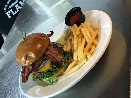 Junction Bar & Grill by null