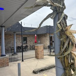 Dos Fuentes Mexican Restaurant - Outdoor seating area