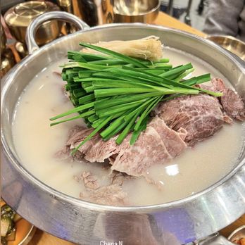 Han Sang - Chadol & Yangji Suyuk $60: refillable soup. Steamed slice beef brisket with soup in pot. - Korean Near Me - Millbrae, California Han Sang - Chadol & Yangji Suyuk $60: refillable soup. Steamed slice beef brisket with soup in pot. - Korean Near Me - Millbrae, California