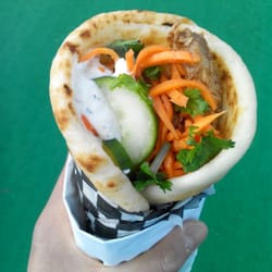 Phoenix - Chicken tandoori naanwich, to try