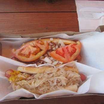 Carney's Restaurant - Chili dog and New Yorker, both good - Burgers Near Me - Los Angeles, California