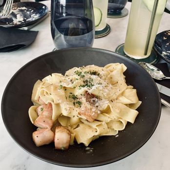 Podmore - Tagliatelle Carbonara - Cocktail Bars Near Me - Honolulu, Hawaii