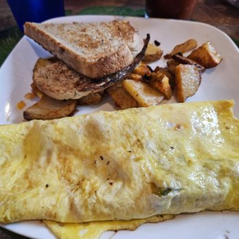 Figmor Cafe and Eatery - Western omelet - Breakfast & Brunch Near Me - North Tonawanda, New York