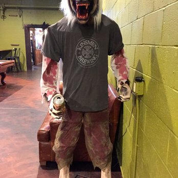 Kinsmen Brewing - Fun Halloween decorations! - Breweries Near Me - Milldale, Connecticut Kinsmen Brewing - Fun Halloween decorations! - Breweries Near Me - Milldale, Connecticut