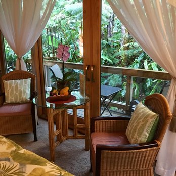 At the Crater's Edge - Haiku Garden has space to relax with beautiful views out to the rainforest gardens. - Bed & Breakfast Near Me - Volcano, Hawaii