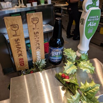 Shake Shack Perimeter Mall - Beer, wine, and root beer on tap. - Burgers Near Me - Atlanta, Georgia Shake Shack Perimeter Mall - Beer, wine, and root beer on tap. - Burgers Near Me - Atlanta, Georgia