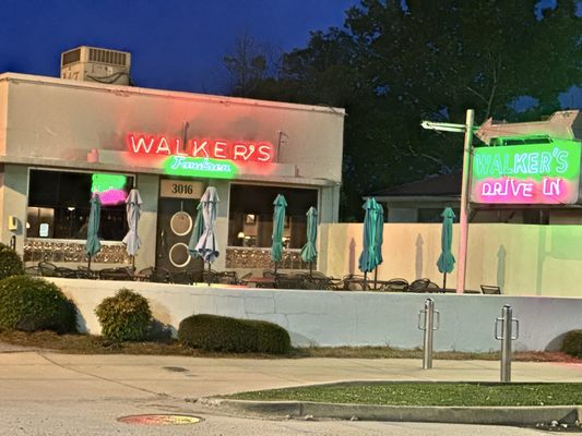 Walker's Drive In by null
