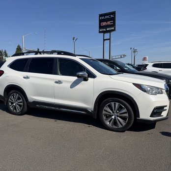 Royal Moore Auto Center - Car - Car Dealers Near Me - Hillsboro, Oregon Royal Moore Auto Center - Car - Car Dealers Near Me - Hillsboro, Oregon