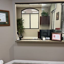 Big Foot and Ankle Institute - Gregory P. Rowe DPM - Front desk check in