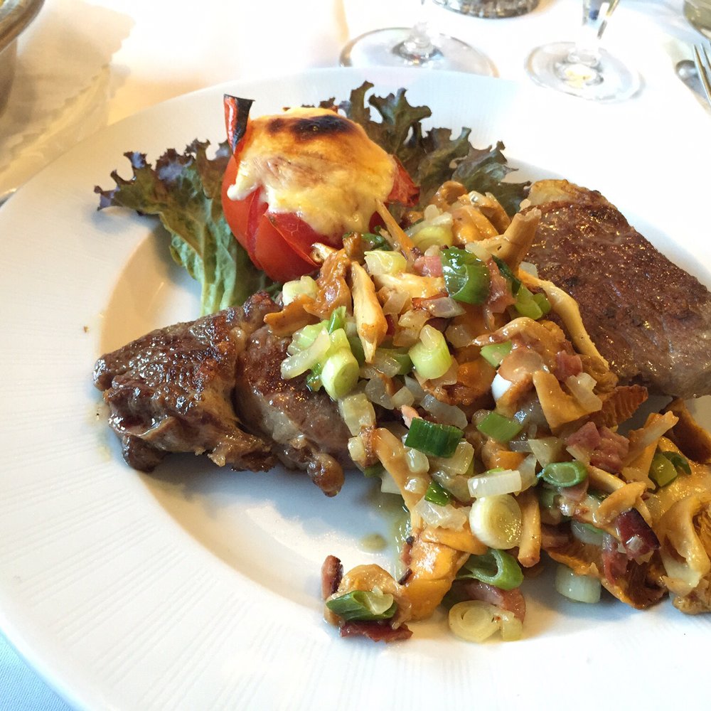 Traube - Rumpsteak mit Pfifferlinge - German Near Me - Obersulm, BW