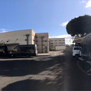 El Jalisciense - Panoramic view of left side vehicle parking area entry/exit (left) and food trucks (right)! - Food Trucks Near Me - Kapolei, Hawaii El Jalisciense - Panoramic view of left side vehicle parking area entry/exit (left) and food trucks (right)! - Food Trucks Near Me - Kapolei, Hawaii