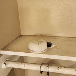 Smoke detector had low battery and kept beeping. Smoke detector had low battery and kept beeping.