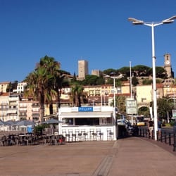 Philcat - Le snack Philcat, sur la Pantiero avec vue sur le Vieux port de Cannes et le Suquet