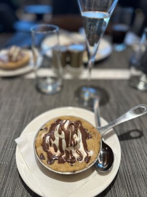 United Polaris Lounge by null