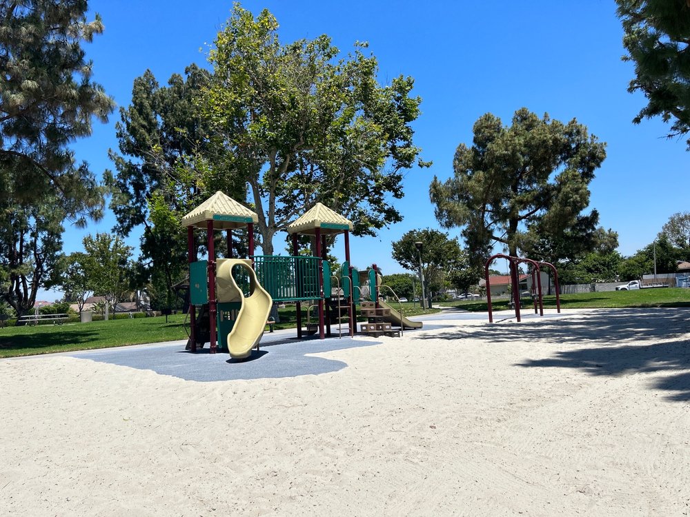 Presley Park Logo