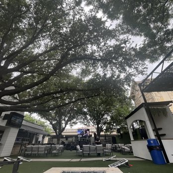 3 Oak - Outside area under the oaks. - Cocktail Bars Near Me - San Antonio, Texas 3 Oak - Outside area under the oaks. - Cocktail Bars Near Me - San Antonio, Texas