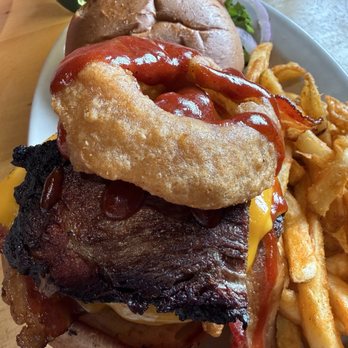 The Crossroads - Ultimate bacon barbecue cheeseburger - Diners Near Me - Edinboro, Pennsylvania The Crossroads - Ultimate bacon barbecue cheeseburger - Diners Near Me - Edinboro, Pennsylvania
