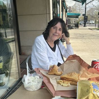 Newfangled Kitchen - Sidewalk seating out front - Salad Near Me - Bexley, Ohio