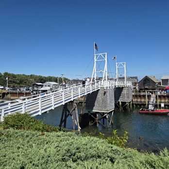 Perkins Cove Draw Bridge - Draw bridge, with Perkins Cove on the far side. - Landmarks & Historical Buildings Near Me - Ogunquit, Maine