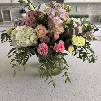 Suzann's Flowers - Beautiful arrangement - Florists Near Me - Upland, California