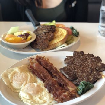 Apple Peddler Restaurant - American Near Me - Sutherlin, Oregon