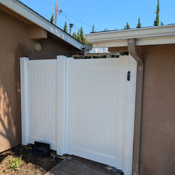Fantastic Vinyl Fencing - Decks & Railing Near Me - Baldwin Park, California Fantastic Vinyl Fencing - Decks & Railing Near Me - Baldwin Park, California