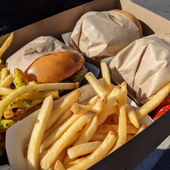 Gott's Roadside - California Burger, Hamburger, Fries, Garlic Fries, Blue Cheese Burger - American Near Me - Greenbrae, California Gott's Roadside - California Burger, Hamburger, Fries, Garlic Fries, Blue Cheese Burger - American Near Me - Greenbrae, California
