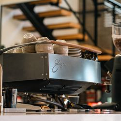 Regroup Coffee - Specialty coffee thanks to our Slayer Espresso machine