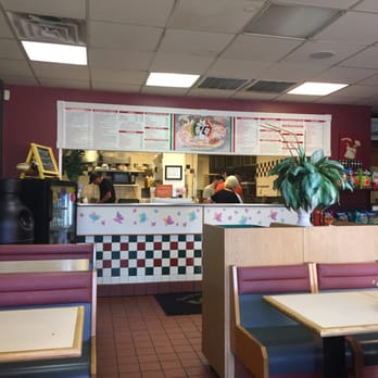 DeVito's Pizzeria - Great operation. mike has a well trained staff. - Pizza Near Me - Taunton, Massachusetts DeVito's Pizzeria - Great operation. mike has a well trained staff. - Pizza Near Me - Taunton, Massachusetts