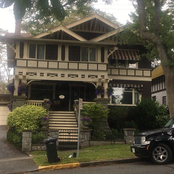 Craigdarroch Castle - Historic home across from the castle - Museums Near Me - Victoria, British Columbia Craigdarroch Castle - Historic home across from the castle - Museums Near Me - Victoria, British Columbia