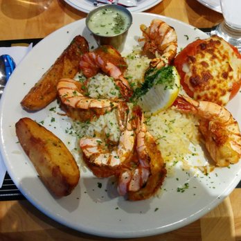 Delitheque - shrimp, rice and garlic potato - Delis Near Me - Montreal, Quebec