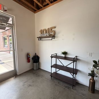 10.15 Studios - Front area - Hair Salons Near Me - Nashville, Tennessee