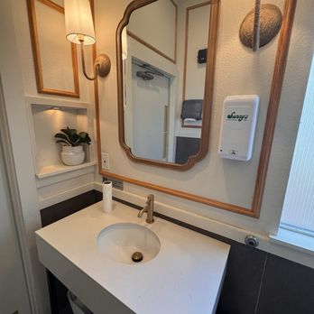 Sunny's - Men's bathroom - Breakfast & Brunch Near Me - Boerne, Texas Sunny's - Men's bathroom - Breakfast & Brunch Near Me - Boerne, Texas