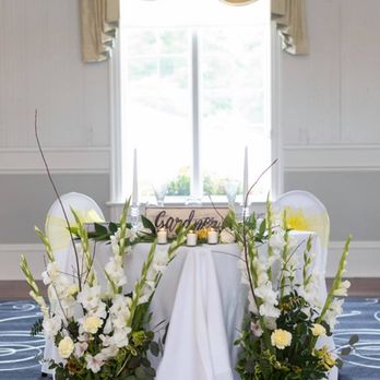 A Snails Place - Flower arrangements for wedding ceremony and wedding reception - Florists Near Me - Elma, New York A Snails Place - Flower arrangements for wedding ceremony and wedding reception - Florists Near Me - Elma, New York