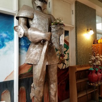 Downtown Ventura - Hello, giant suit of armor! - Local Flavor Near Me - Ventura, California