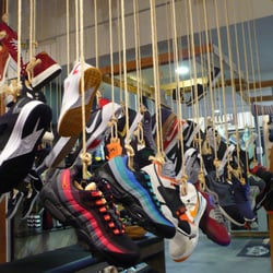 Installation Shoe Gallery