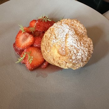 Wild Honey - Choux crème with strawberries. Absolutely delightful - Modern European Near Me - London, XGL