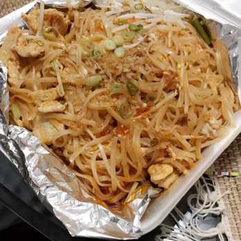 Thai Bay Restaurant - Chicken pad Thai - Thai Near Me - Largo, Florida Thai Bay Restaurant - Chicken pad Thai - Thai Near Me - Largo, Florida