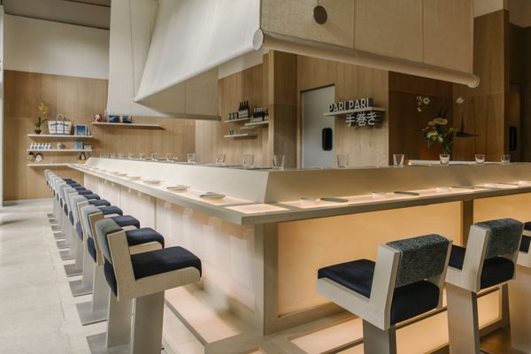 PARI PARI Handroll Bar by null