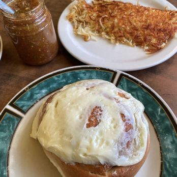 Rose's Cafe - Sourdough cinnamon roll with a side of hashbrowns - Breakfast & Brunch Near Me - Healy, Alaska