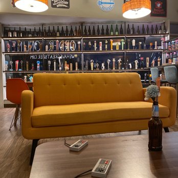 Beer On the Wall - Seating area - Beer, Wine & Spirits Near Me - Park Ridge, Illinois Beer On the Wall - Seating area - Beer, Wine & Spirits Near Me - Park Ridge, Illinois