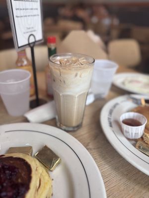 Haute Cakes Caffe by null