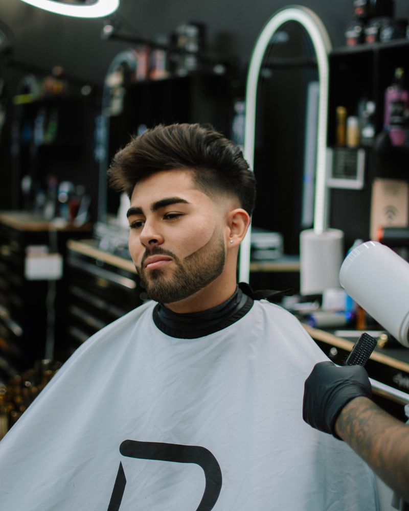 Slick barbershop  Logo