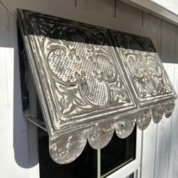 A Cottage In the City - Vintage awning