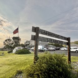 Cattleman's Club - Out front
