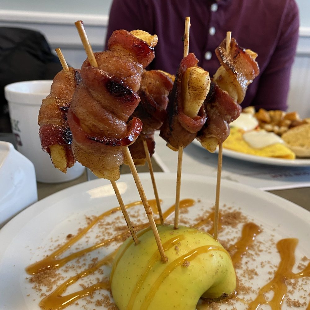 Bacon w/Apple Lollipops Bacon w/Apple Lollipops