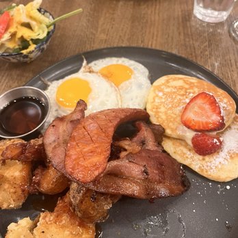 Queens Breakfast Cocktails - Cocktail Bars Near Me - Calgary, Alberta